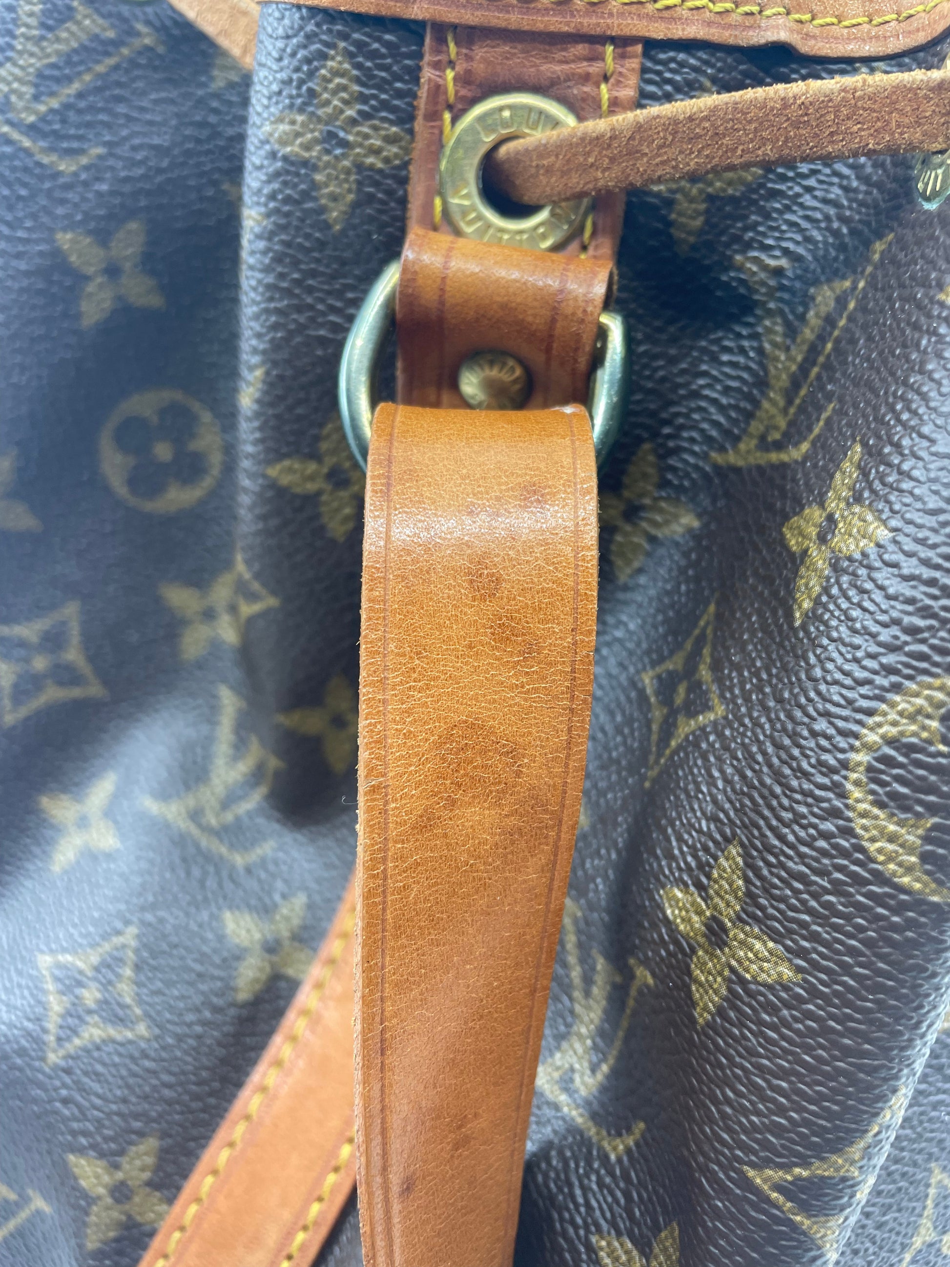 How to spot a fake Louis Vuitton Bag - Collecting Louis Vuitton 